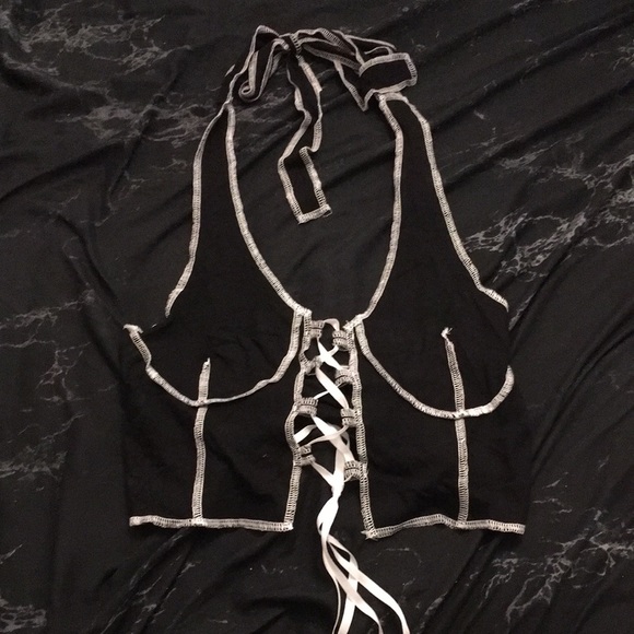 Black and white tank - Picture 1 of 5